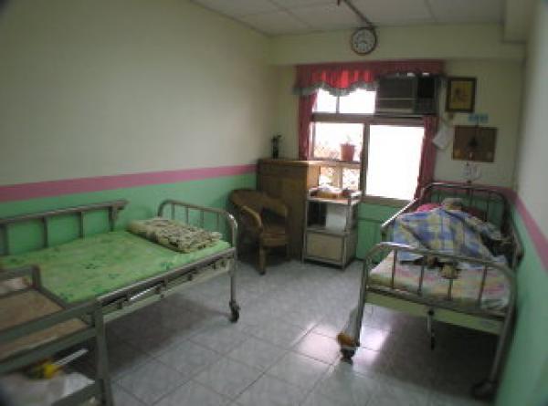 高雄市-新松柏養護之家雙人房型